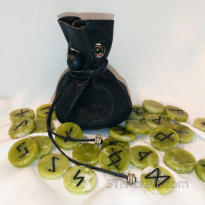 Руны нефрит малые