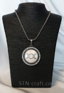 Тройная Луна на перламутре