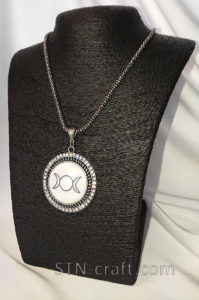 Тройная Луна на перламутре