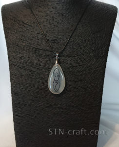 Богиня-мать на халцедоне