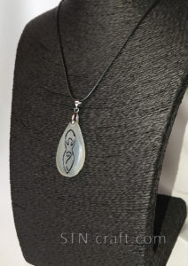 Богиня-мать на халцедоне