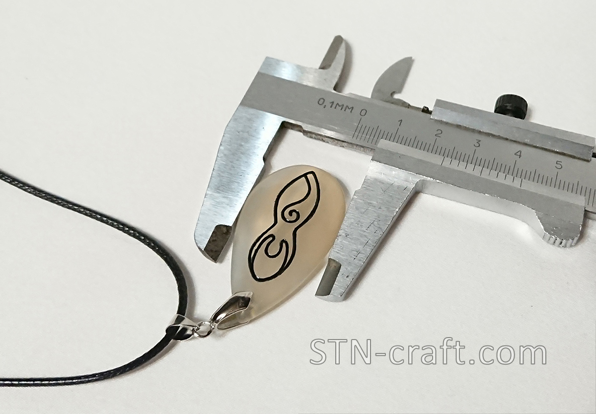 Богиня-мать на халцедоне