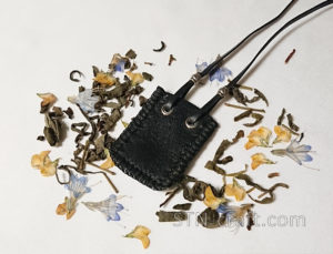 Ладанка кожаная