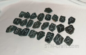 Руны базальт крупные