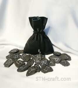 Руны базальт крупные