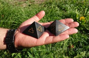 Стихийная пирамида Солнца