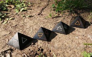 Стихийная пирамида Солнца