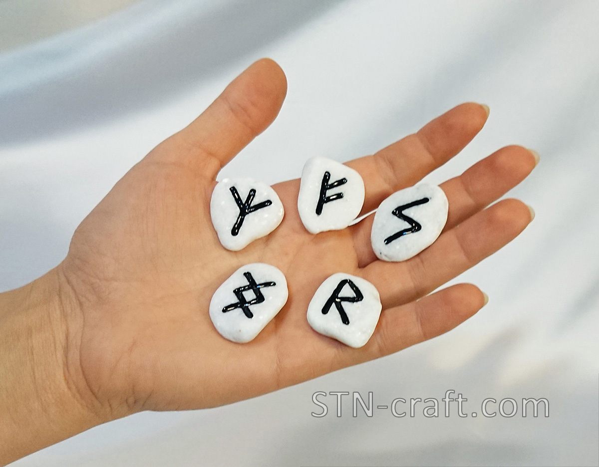 Руны белый мрамор