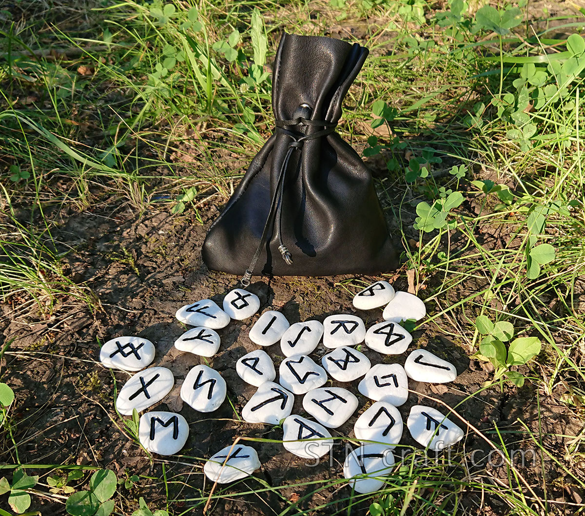 Руны белый мрамор