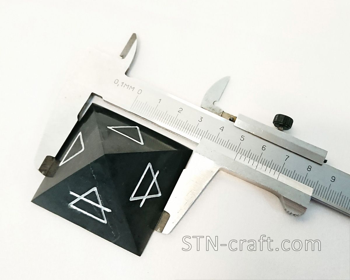 Пирамида шунгит