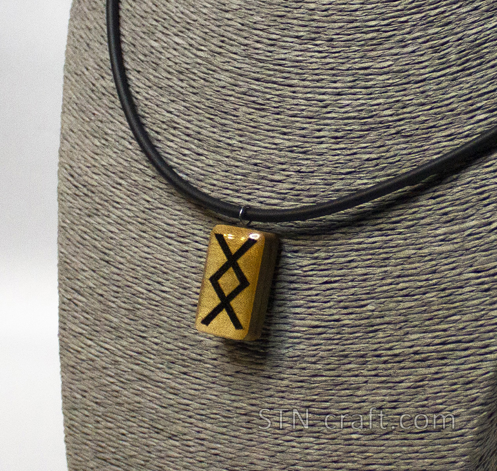 Руны подвески дерево