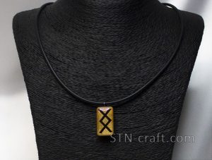 Руны подвески дерево