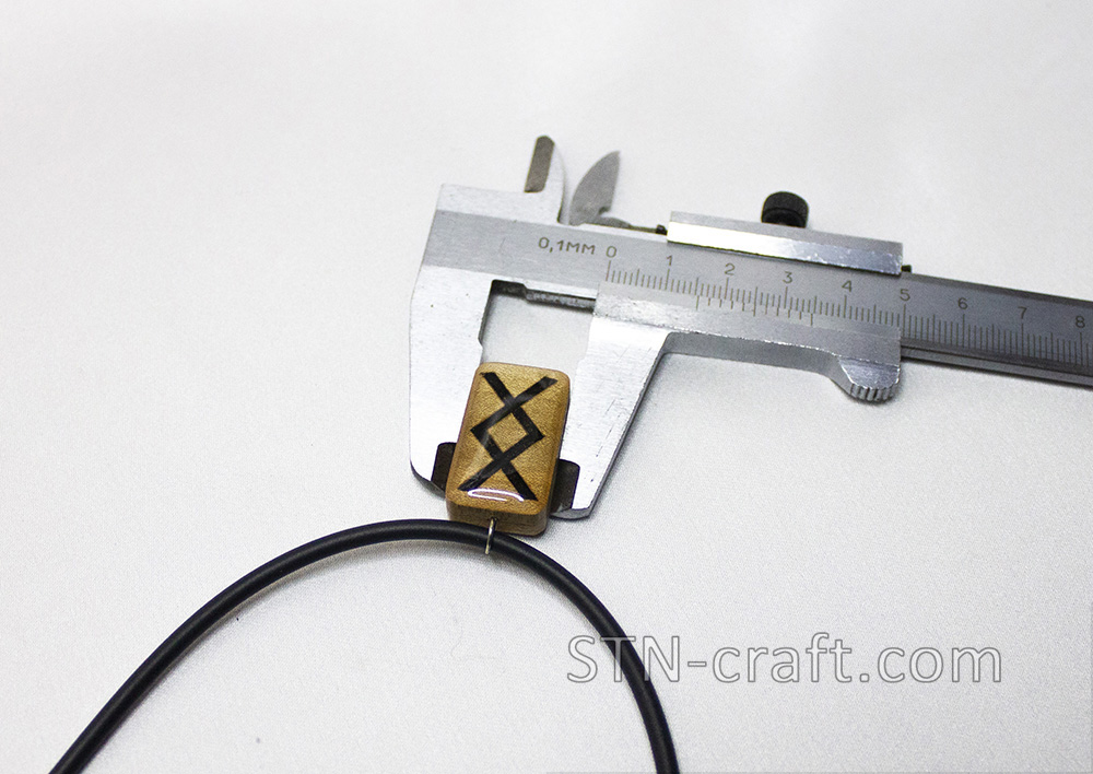 Руны подвески дерево