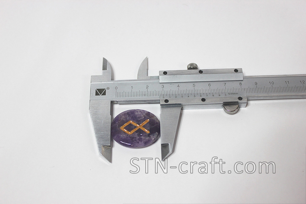 руны аметист овал